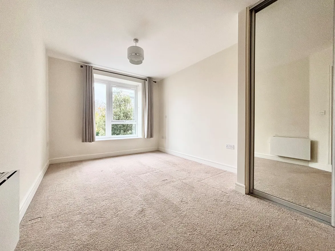 Flat Ocean Drive in Gillingham