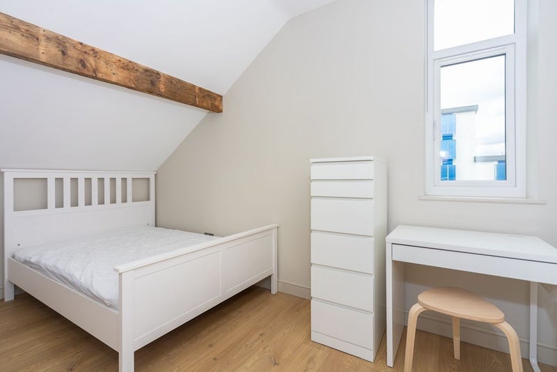 Room Swinton Grove in Manchester