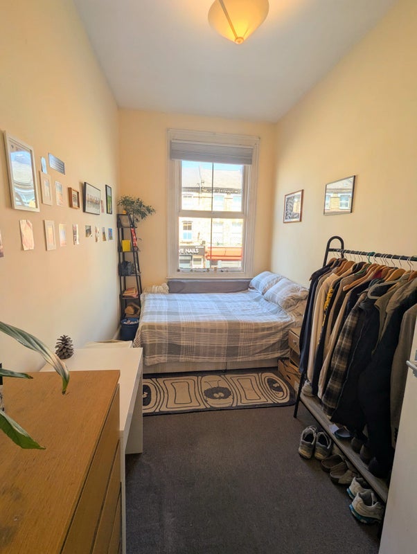 Flat Blackstock Road in Greater London