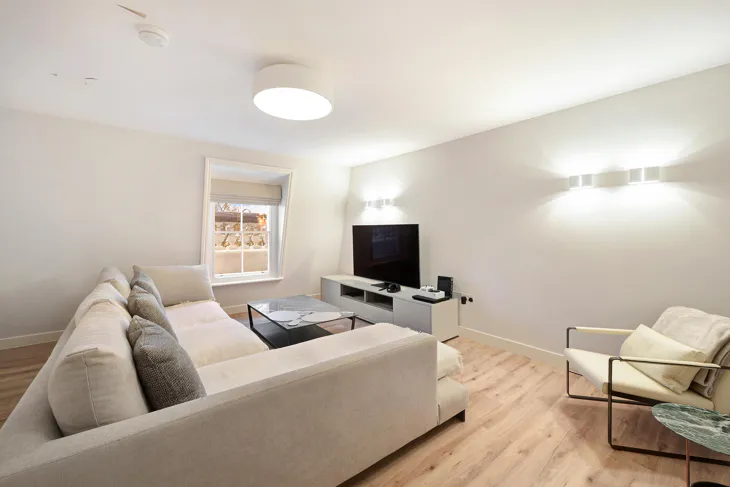 Flat Cranley Gardens in Greater London