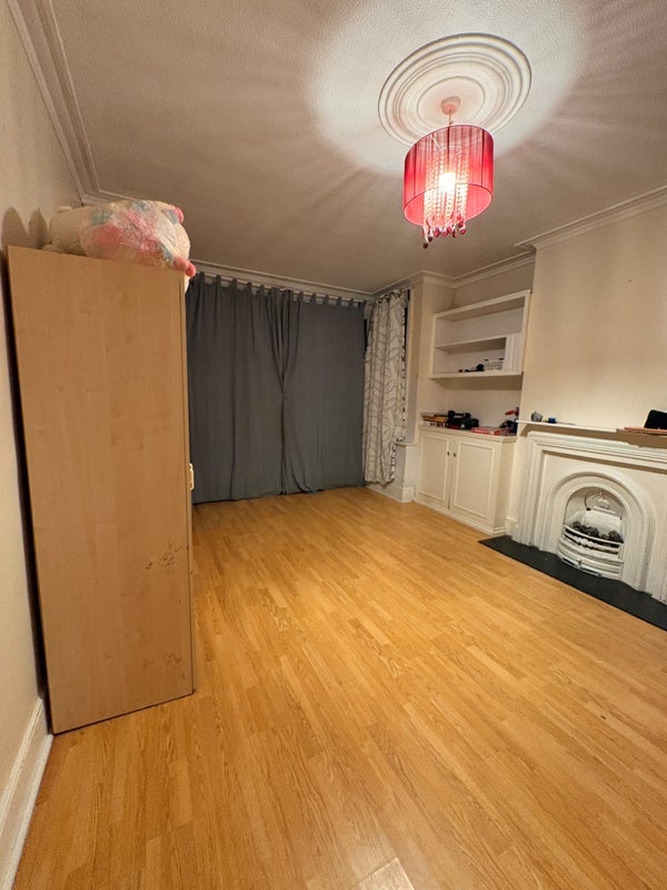 Room Kilmartin Avenue in Greater London