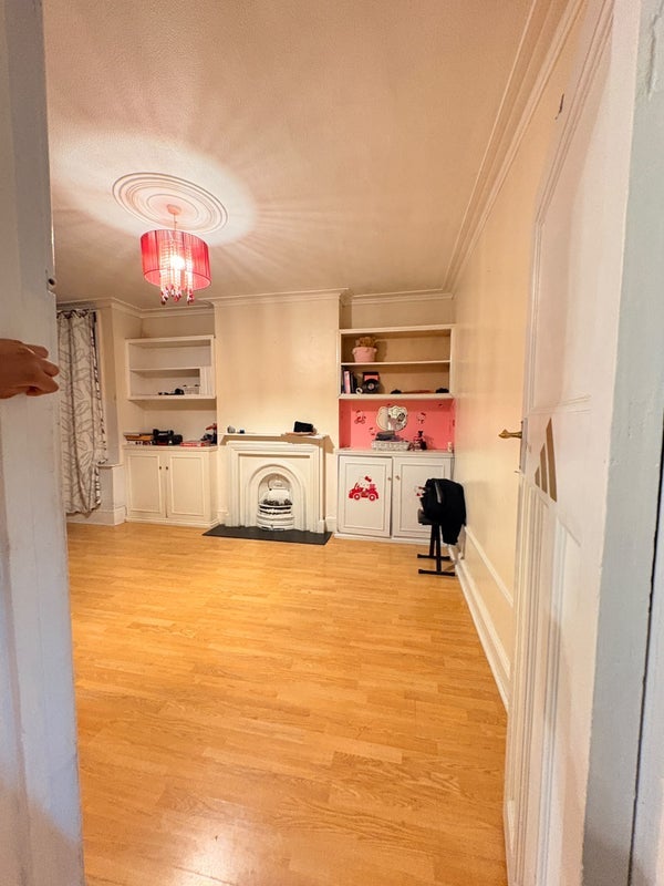 Room Kilmartin Avenue in Greater London
