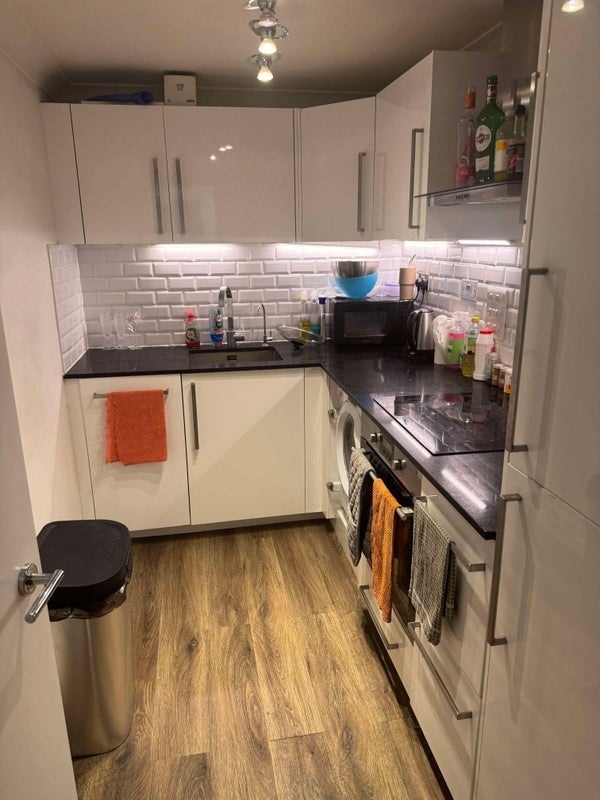 Room Clapham High Street in Greater London