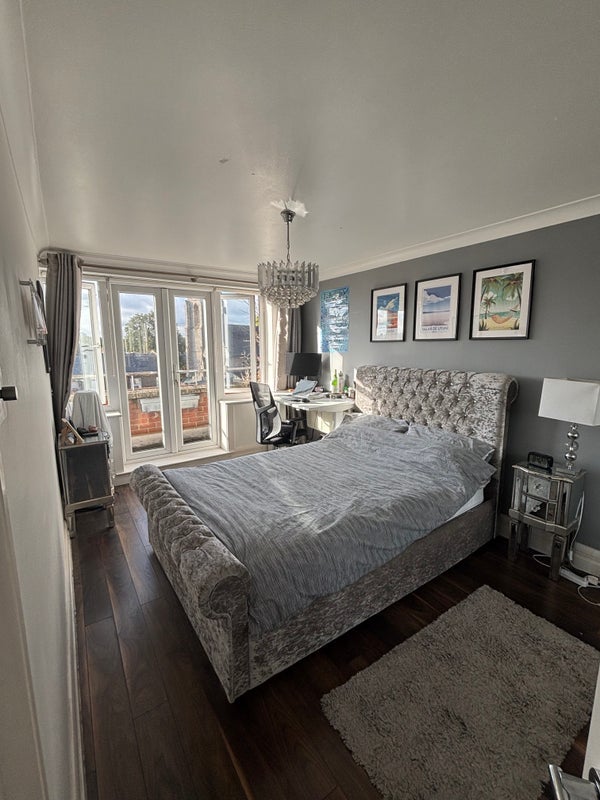 Room Clapham High Street in Greater London