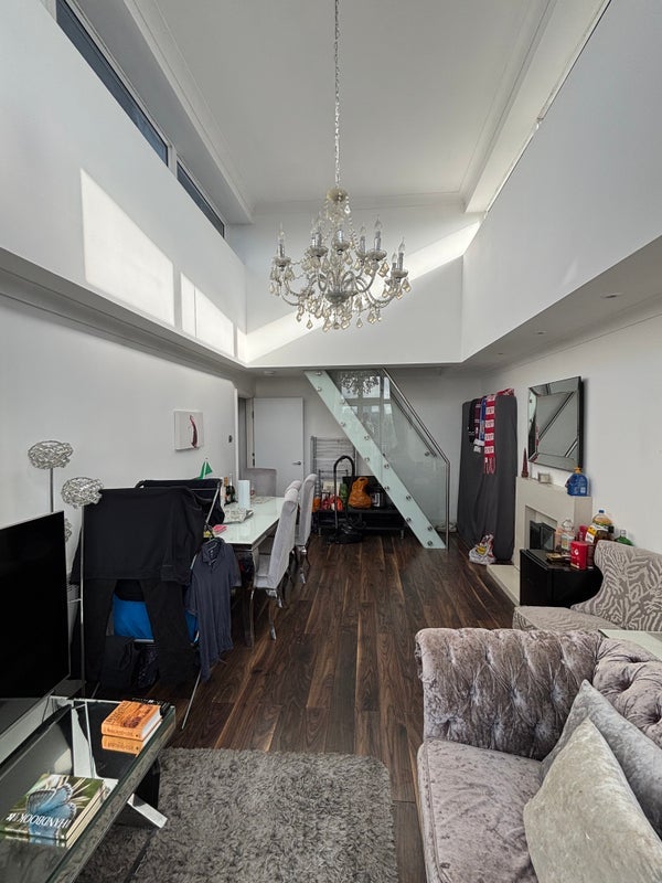 Room Clapham High Street in Greater London