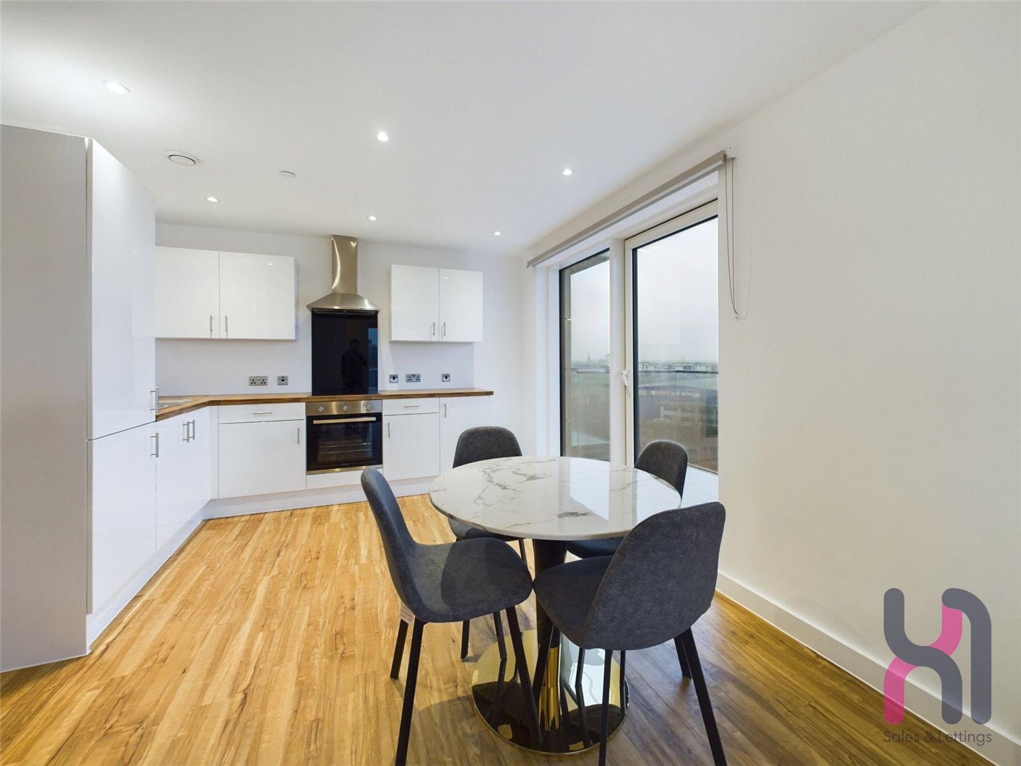 Flat Pomona Strand in Trafford