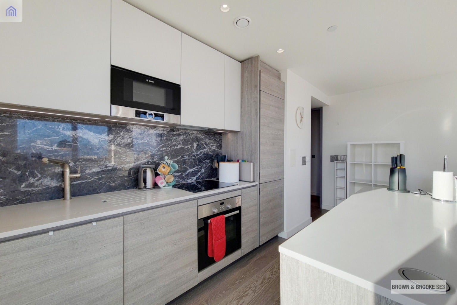 Flat Pilot Walk in Greater London