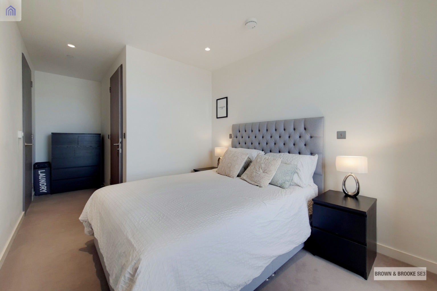 Flat Pilot Walk in Greater London