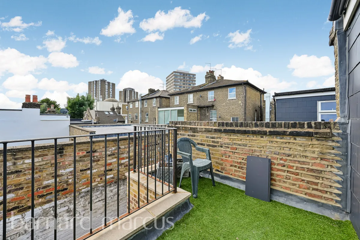 House Kerrison Road in Greater London