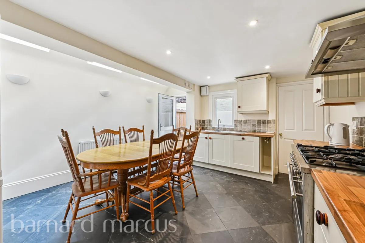 House Kerrison Road in Greater London