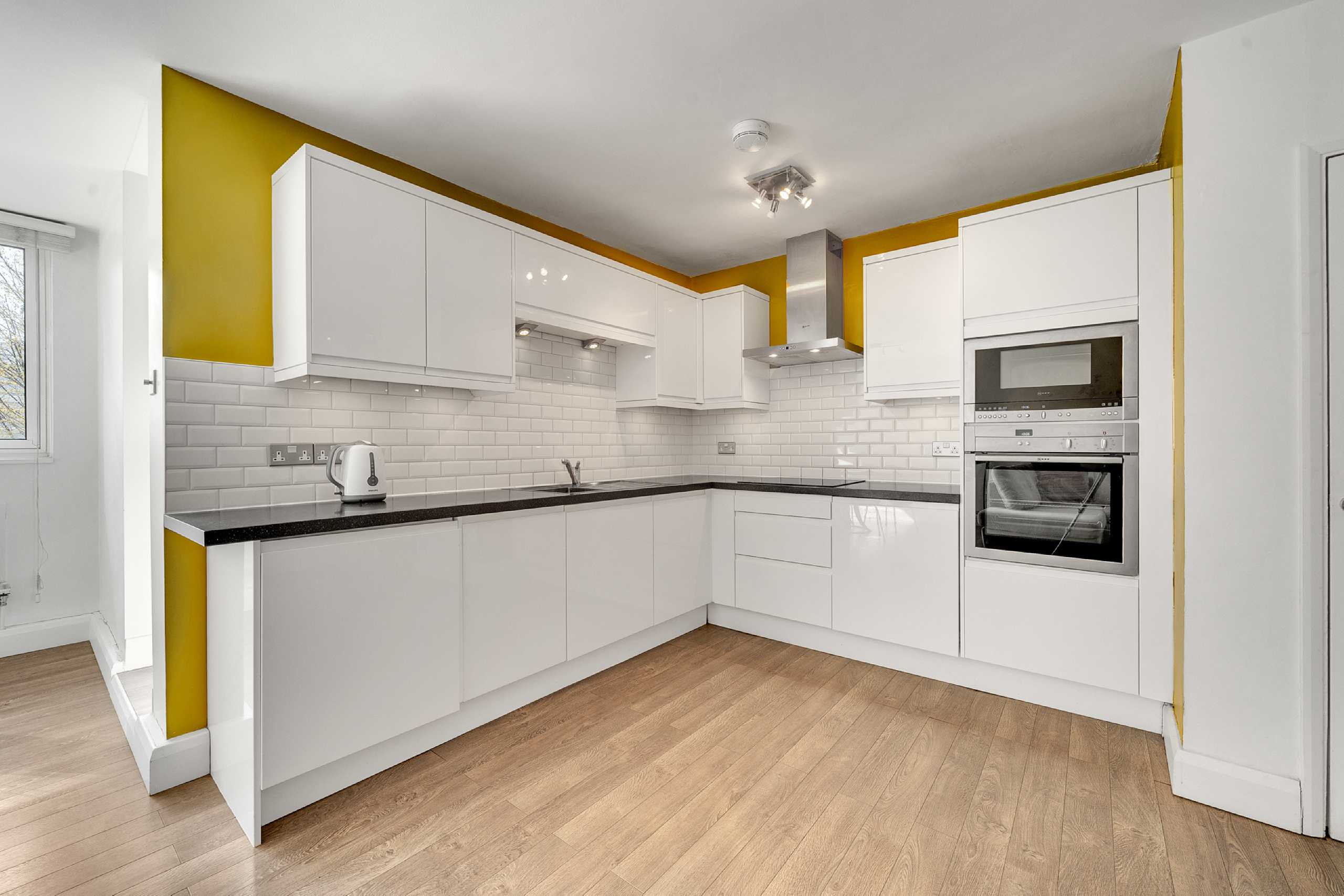Flat Marigold Alley in Greater London