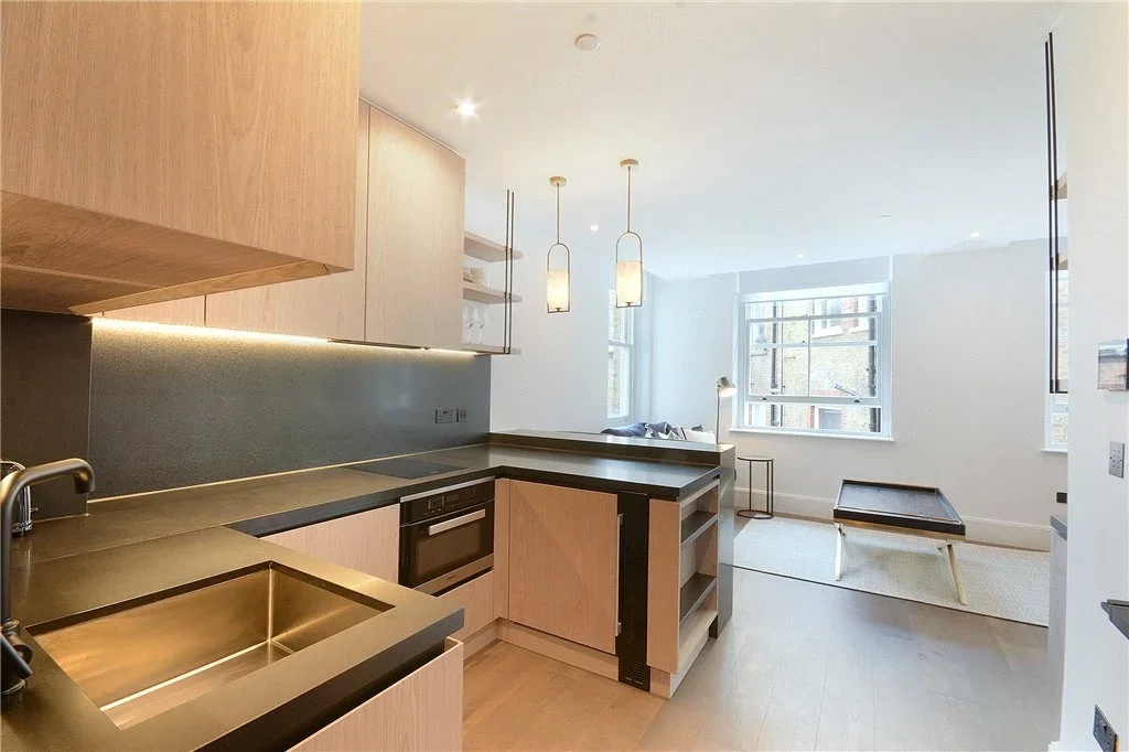 Flat Old Brompton Road in Greater London