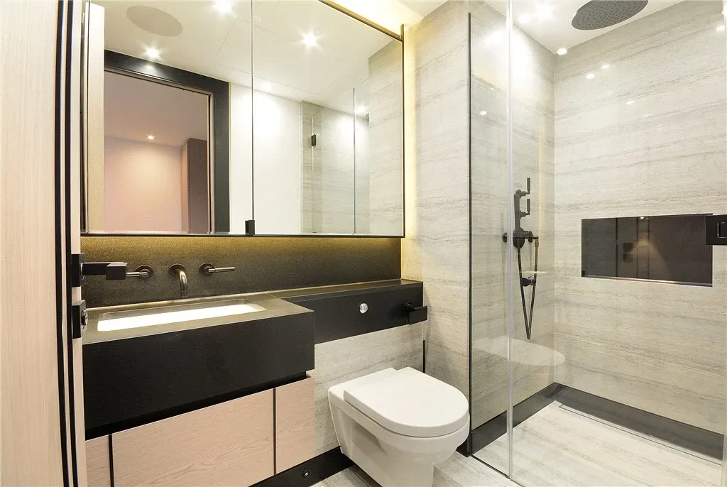 Flat Old Brompton Road in Greater London