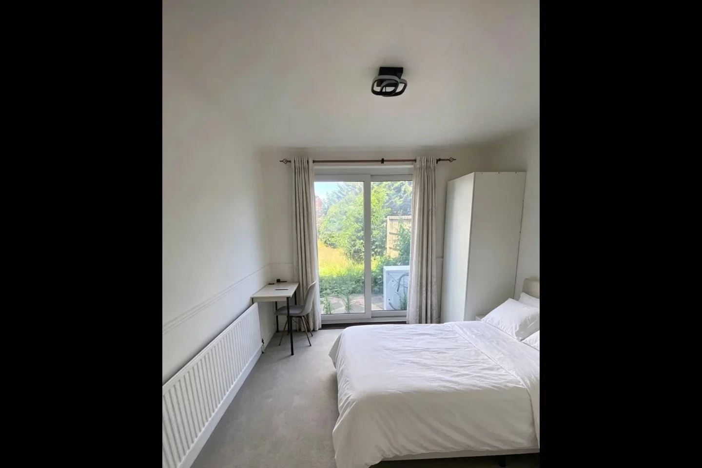 House Avelon Road in Greater London