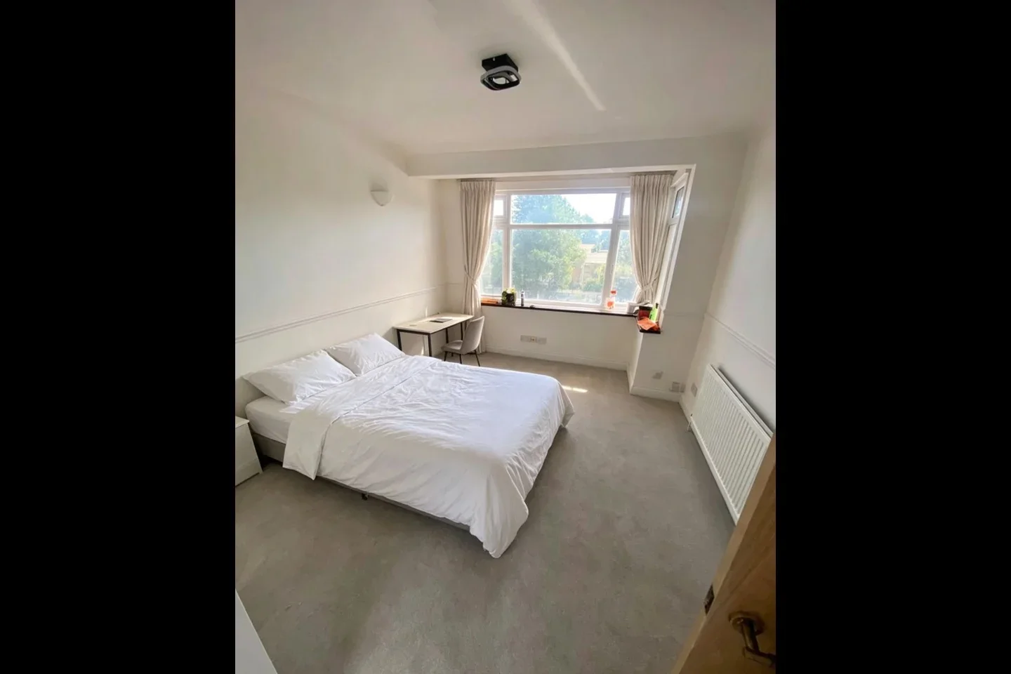 House Avelon Road in Greater London