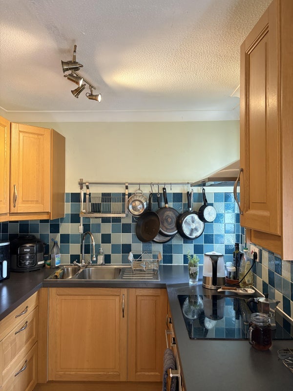 Room Welland Mews in Greater London