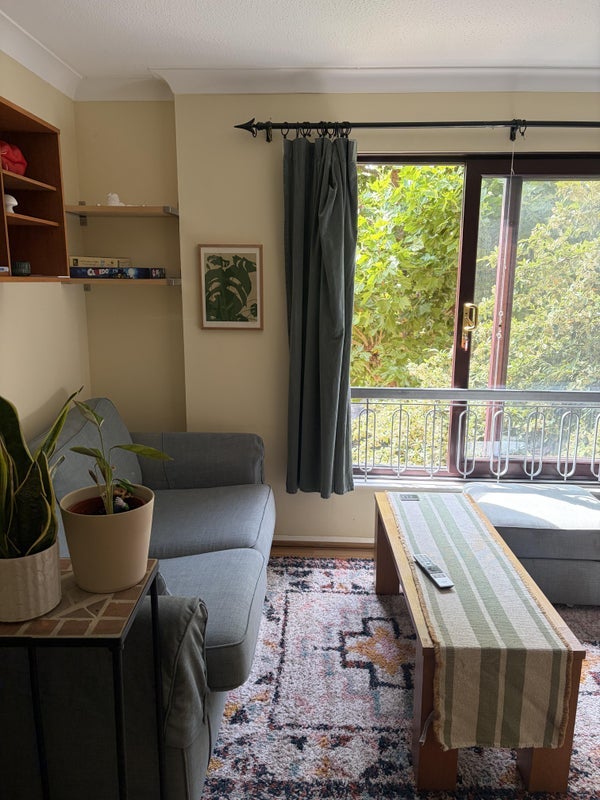 Room Welland Mews in Greater London