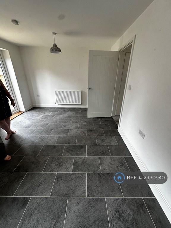 House Chestnut Close in Greater London