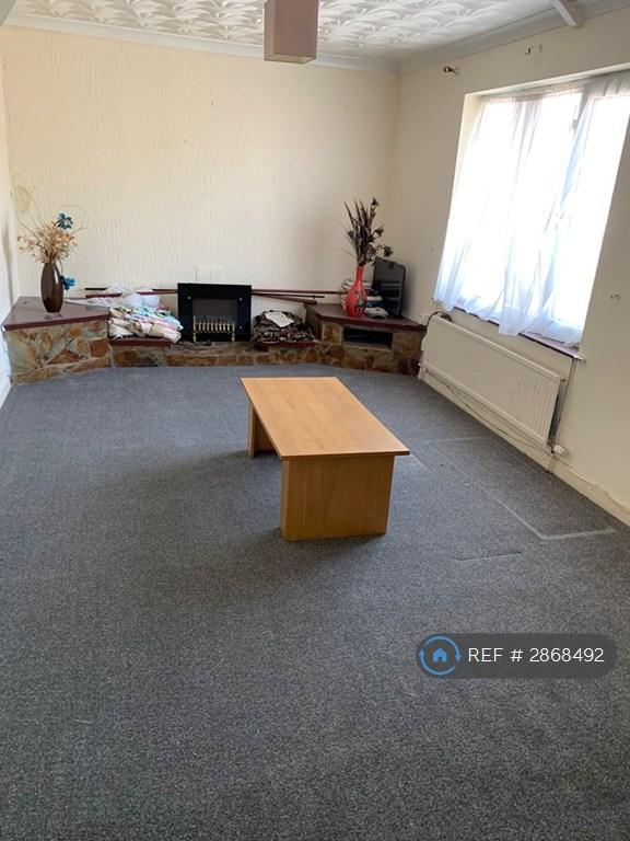 Flat Roger Street in Swansea