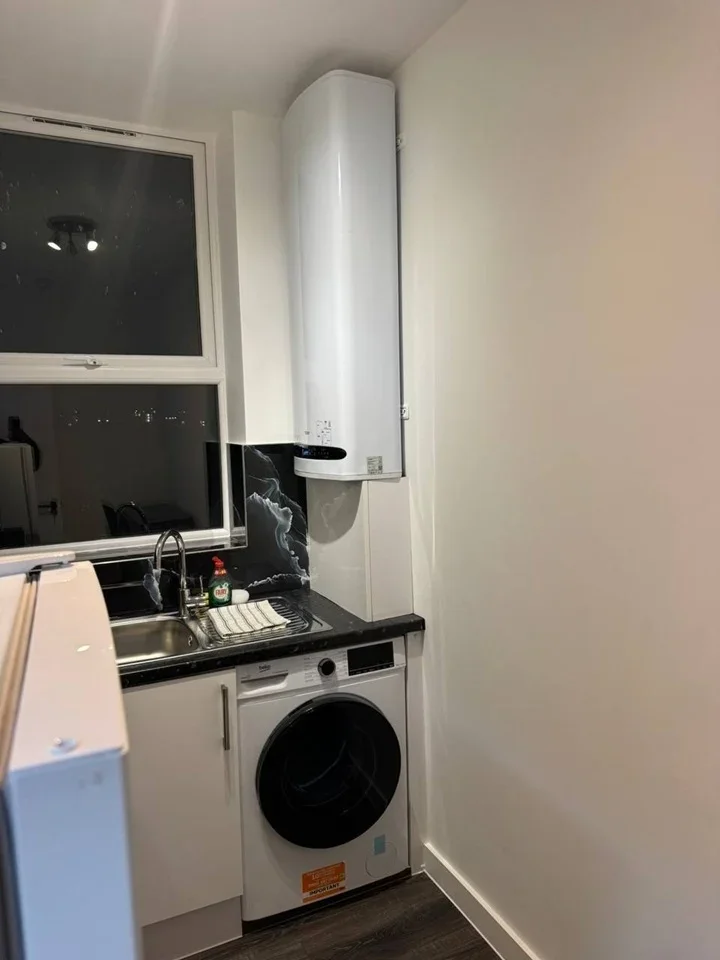 Flat Willesden Lane in Greater London