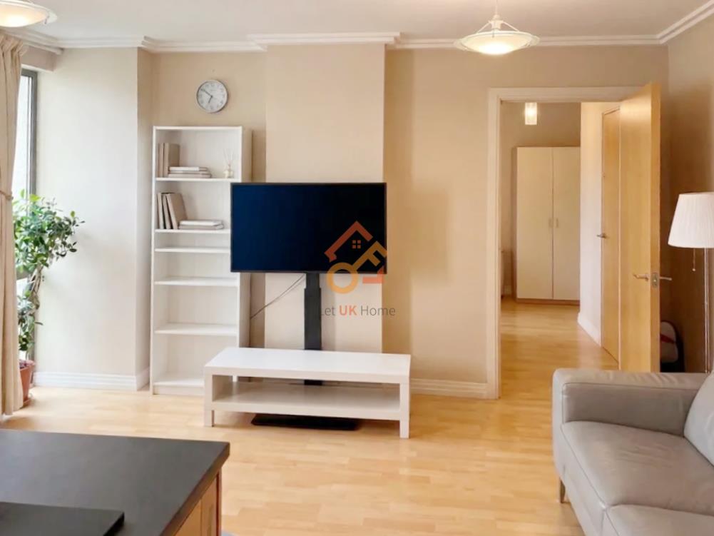 Flat Victoria Road in Greater London