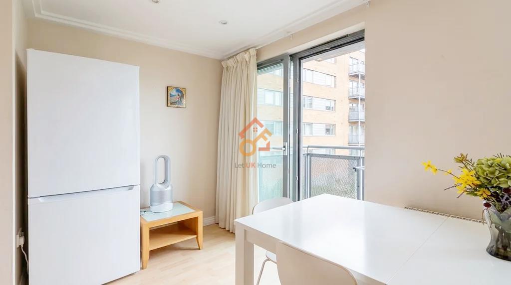 Flat Victoria Road in Greater London