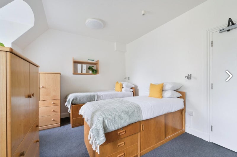 Room Secker Street in Greater London