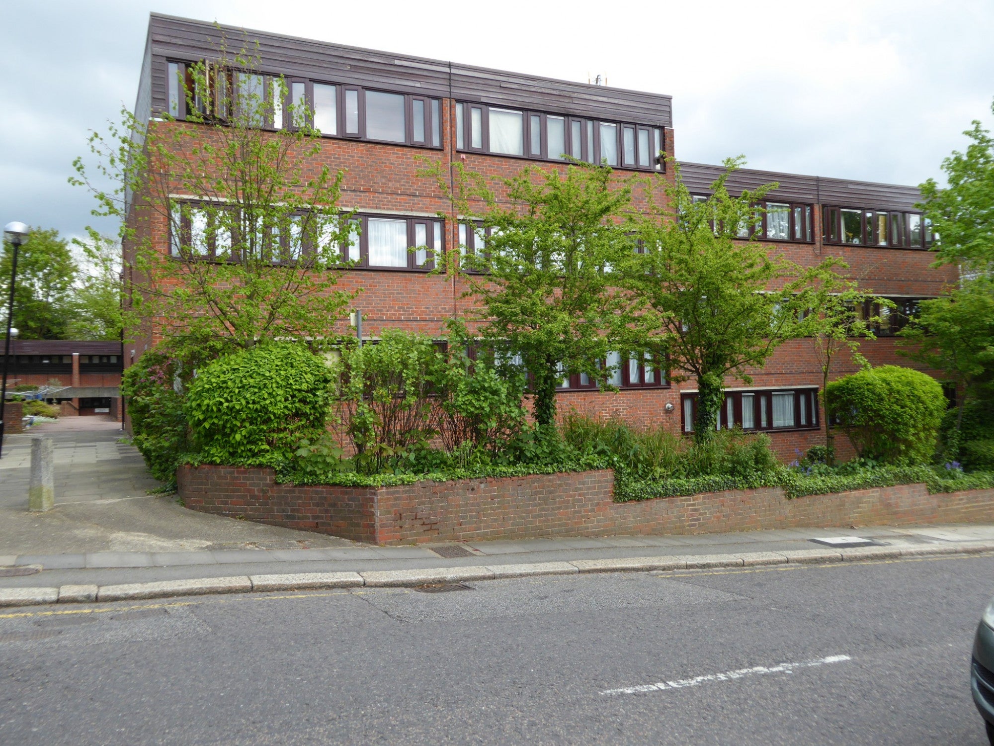 Flat Manor Road in Greater London