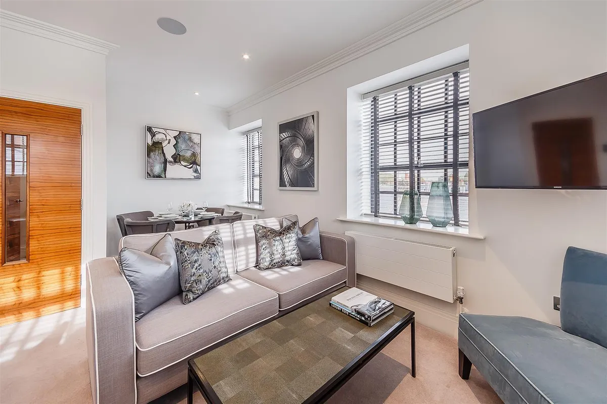 Flat Rainville Road in Greater London