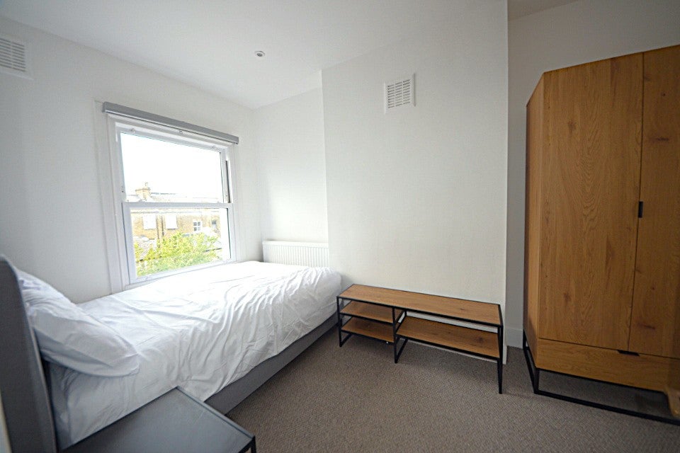 Flat Chantrey Road in Greater London