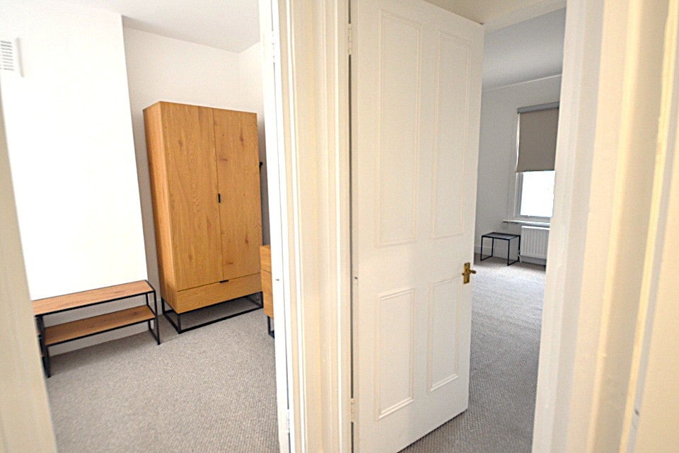 Flat Chantrey Road in Greater London
