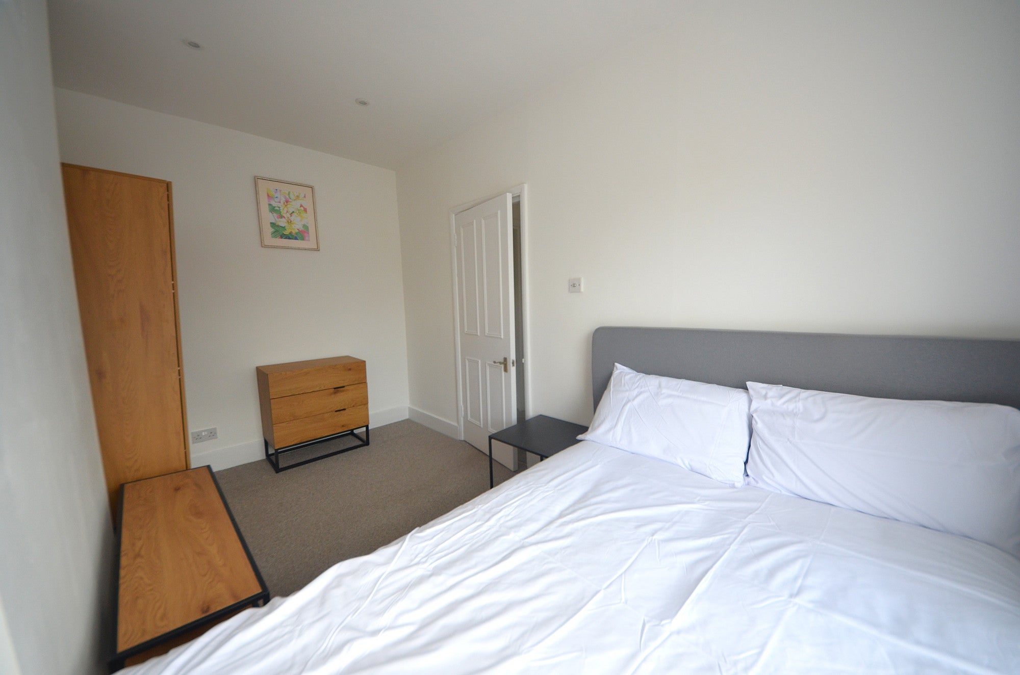 Flat Chantrey Road in Greater London