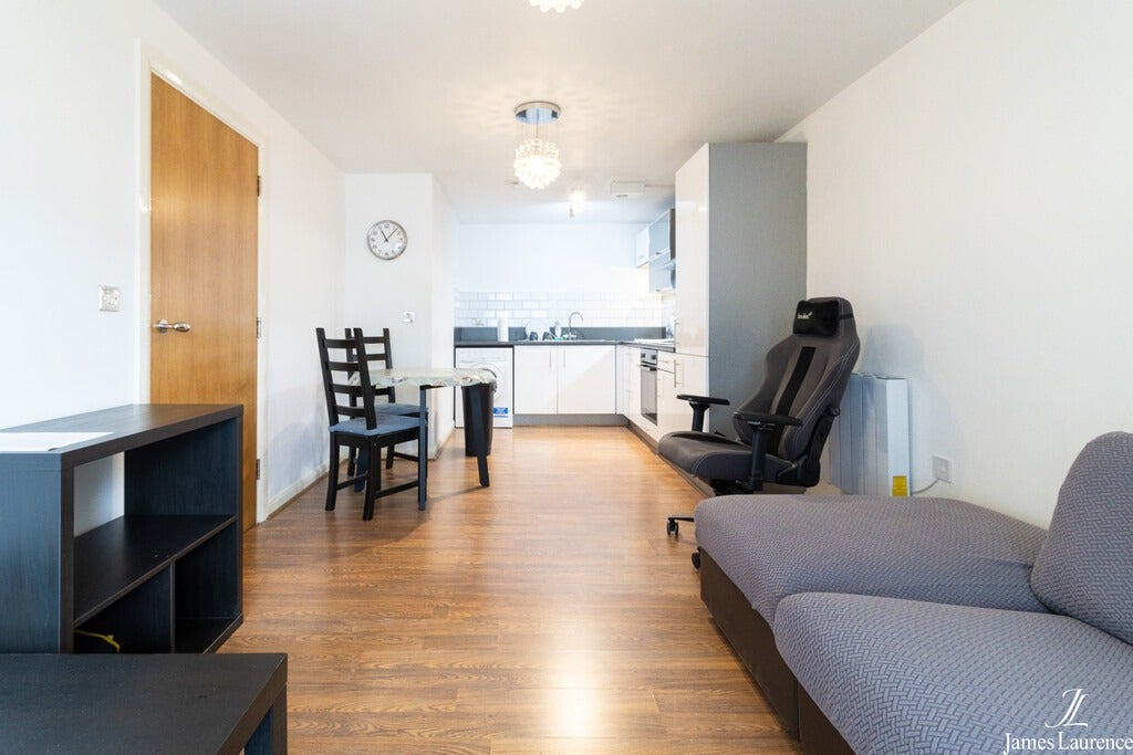 Flat Summer Hill Terrace in Birmingham