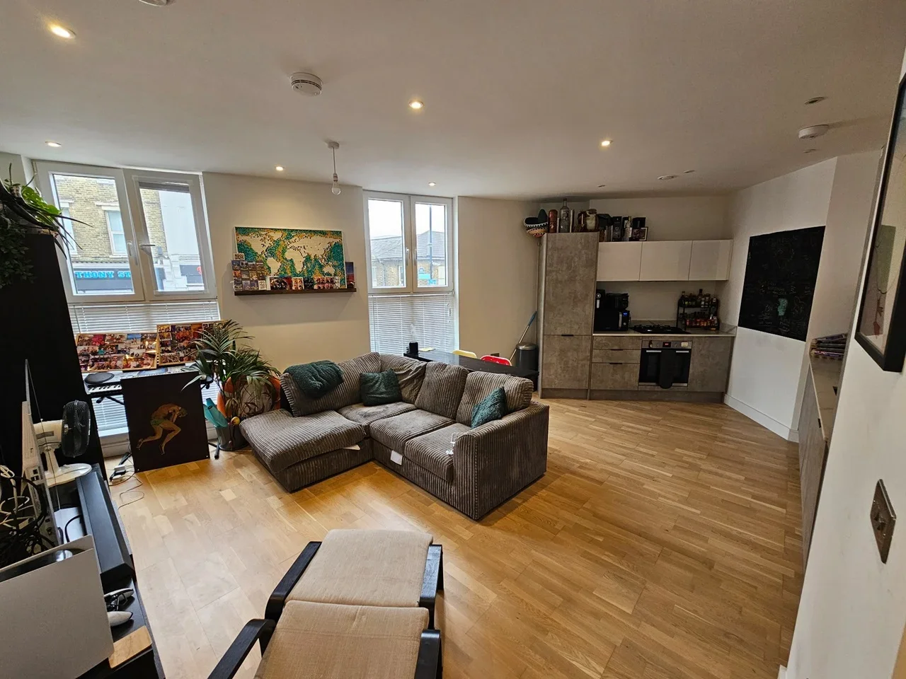 Flat Clifford Road in Greater London