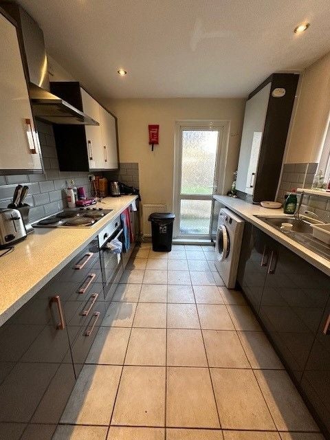 Room St Hilda Street in Hull
