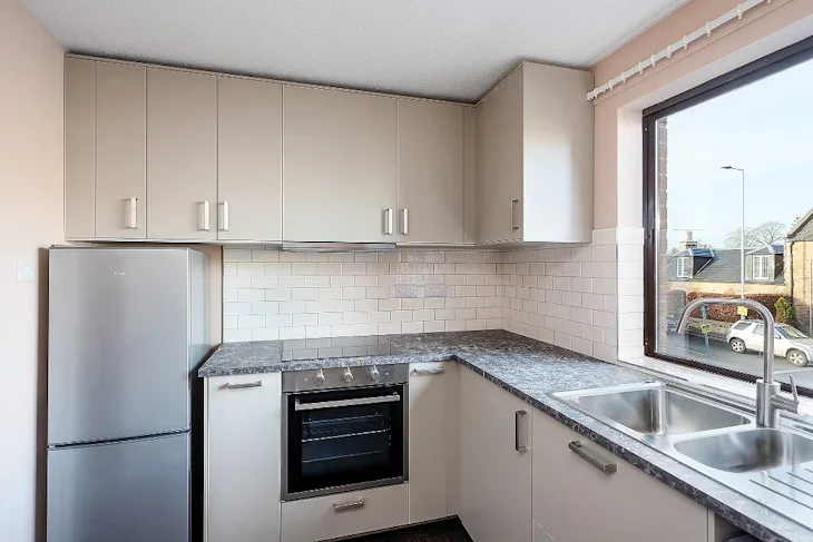 Flat Lanark Road in City of Edinburgh