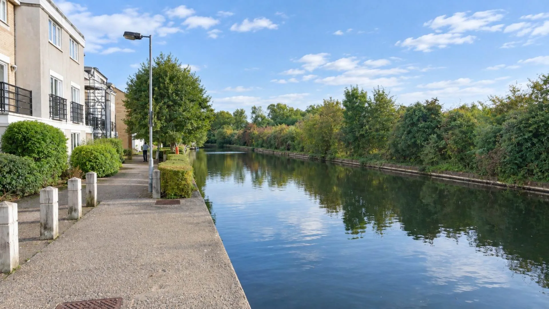 Flat Grand Union Way in Three Rivers