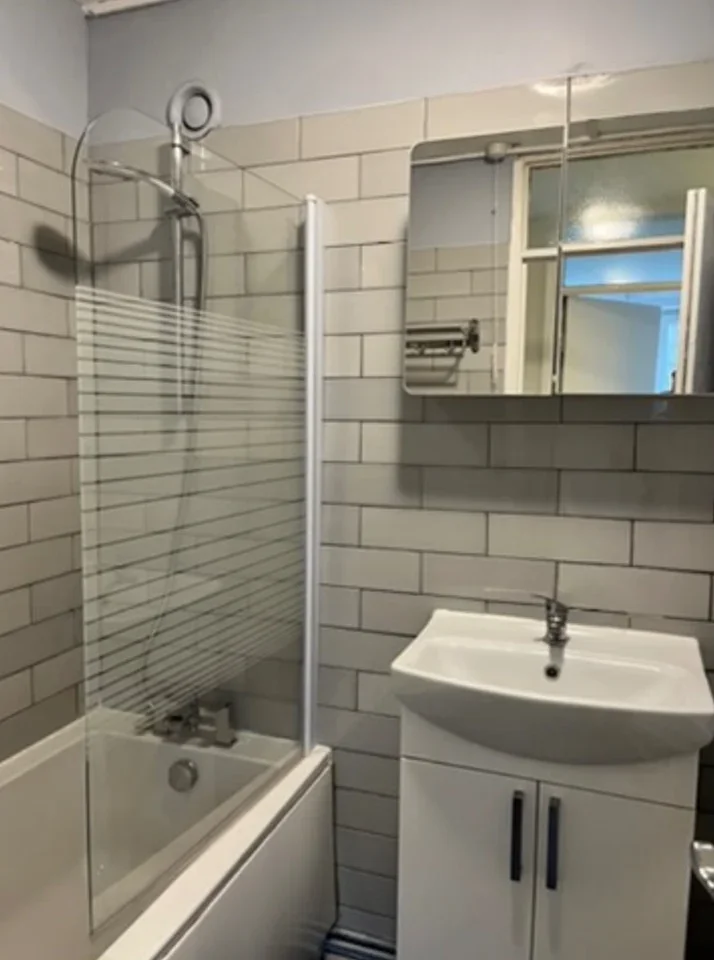 Flat Gibraltar Close in Brentwood