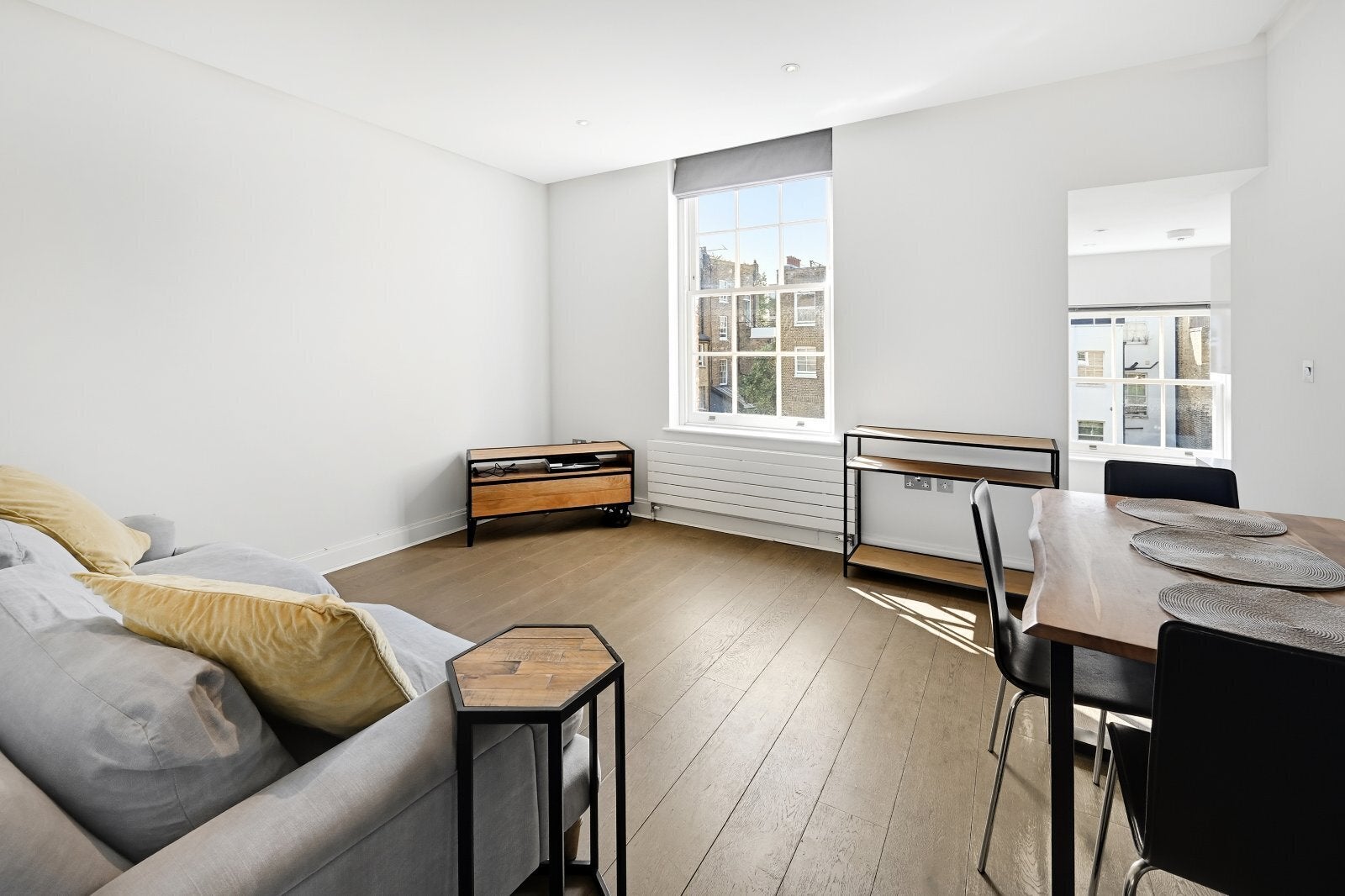 Flat Fulham Road in Greater London