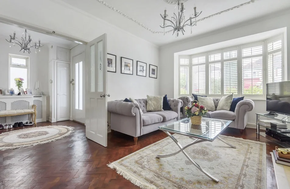 House Saxon Way in Greater London
