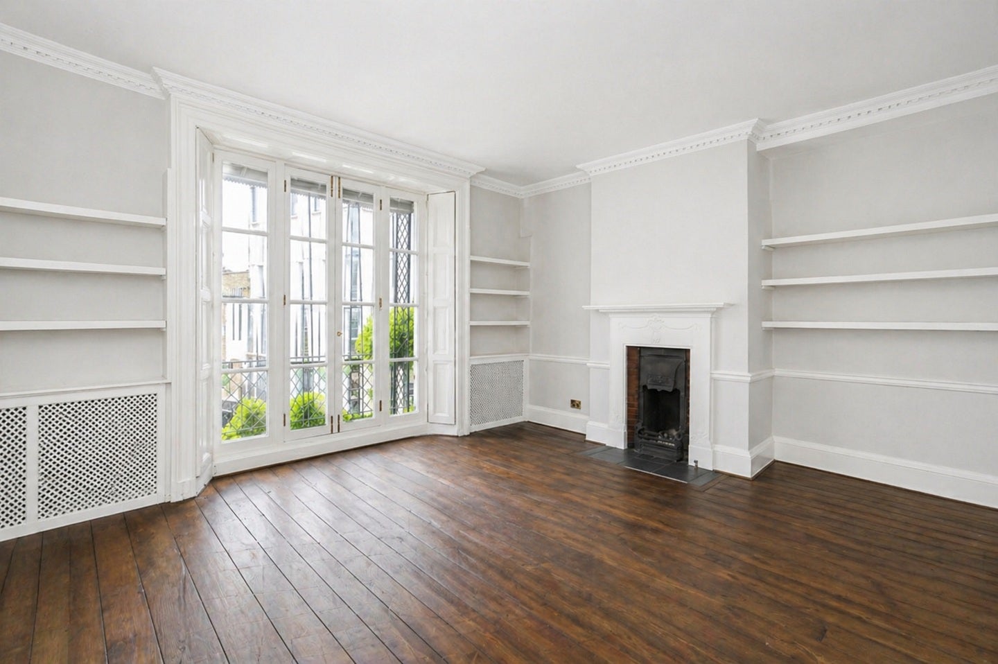 Flat Kensington Church Street in Greater London