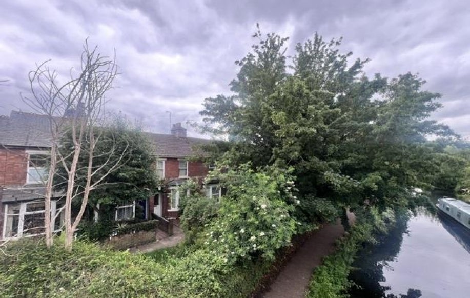 House Coronation Villas in Aylesbury