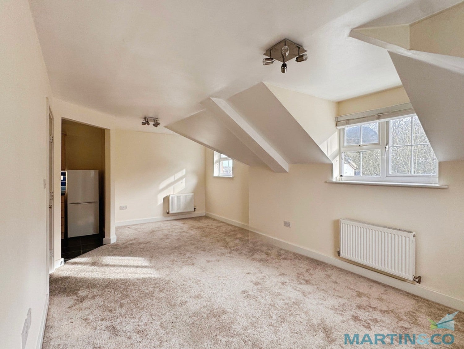 Flat Saxon Court in Ashford