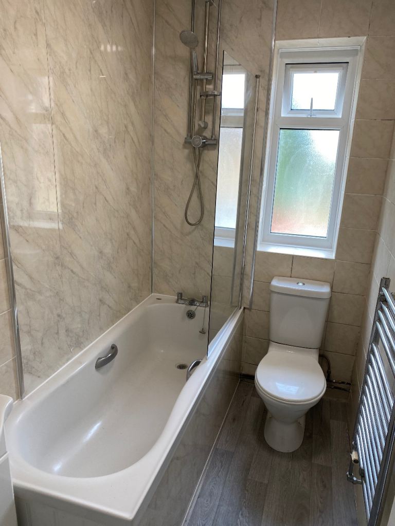 Flat Westbury Gardens in Luton