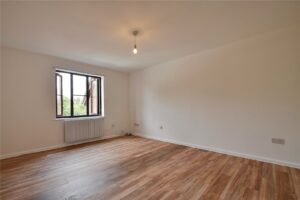 Flat Nine Acres Green in Worcester
