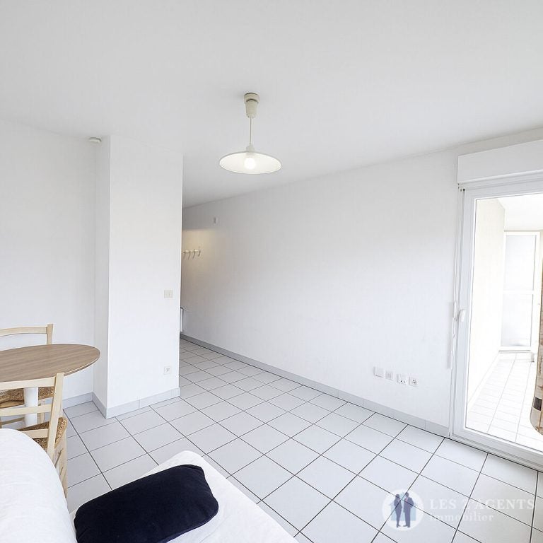 Flat Rue Guillaume Apollinaire in Saint-Martin-d'Hères