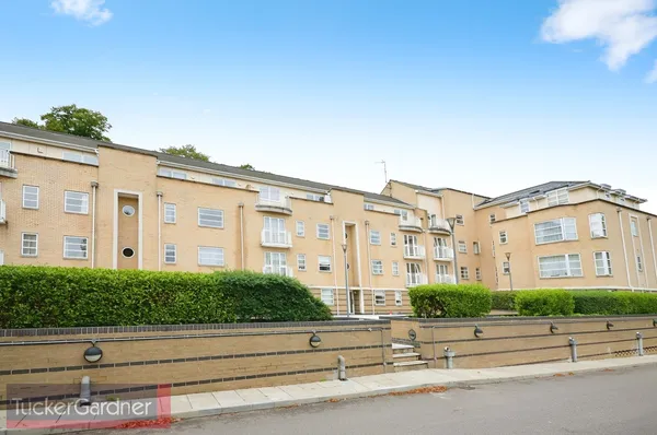 Flat Petersfield Mansions in Cambridge