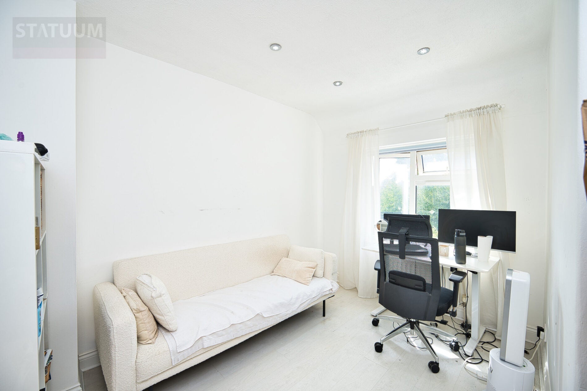 House Porters Avenue in Greater London