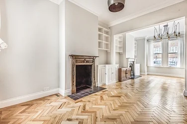 House Dorchester Grove in Greater London