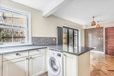 House Dorchester Grove in Greater London